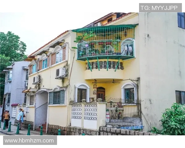 一盒价值八万元的足球球星卡究竟藏有多少财富与惊喜